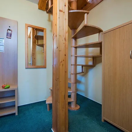 Szálloda Bystrina Deménvölgy